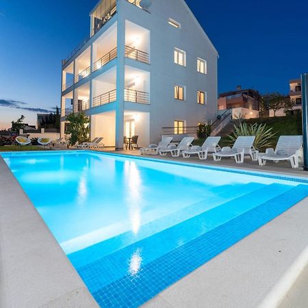 Apartment Deluxe Villa Carlotta ซาดาร์ ภายนอก รูปภาพ