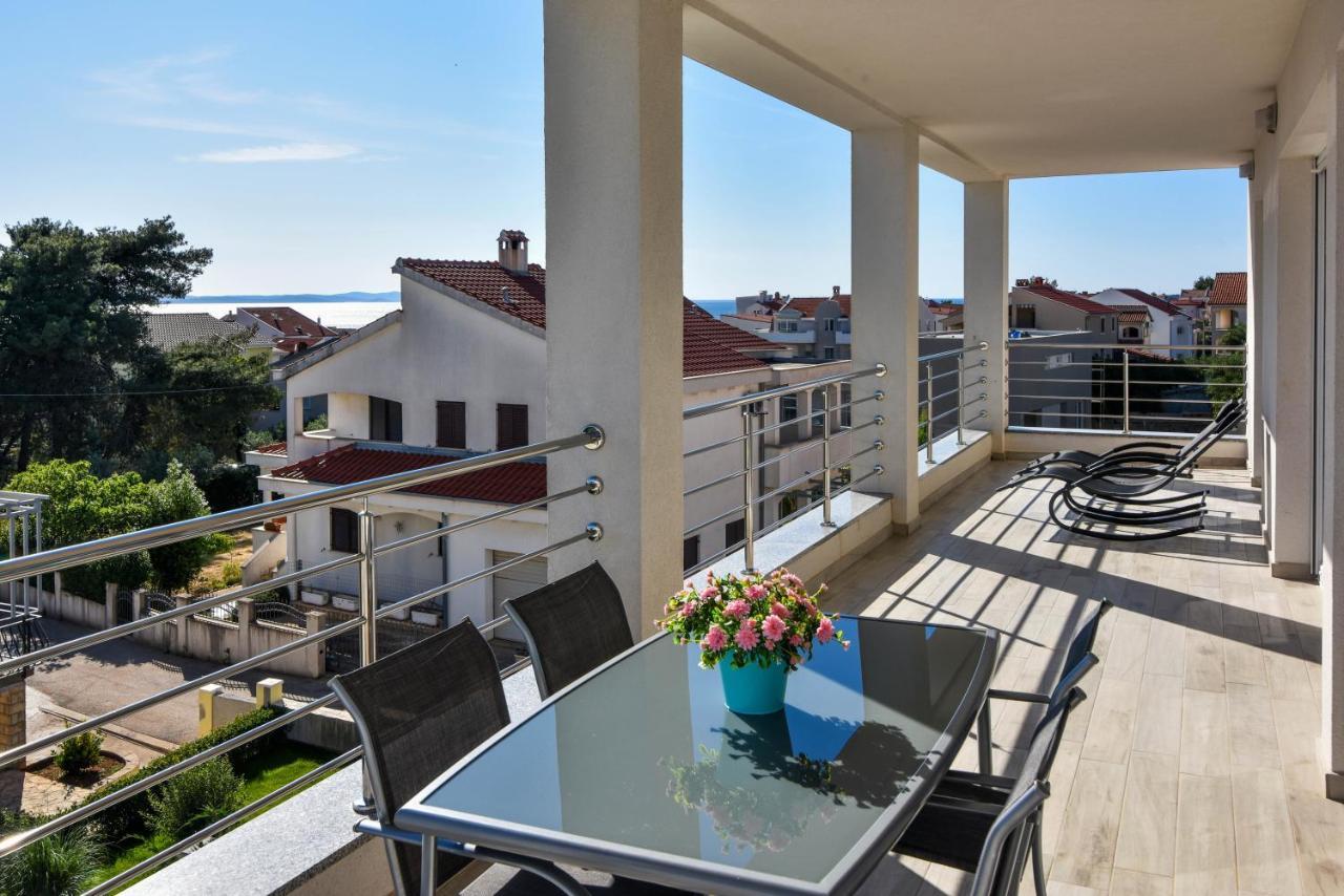 Apartment Deluxe Villa Carlotta ซาดาร์ ภายนอก รูปภาพ