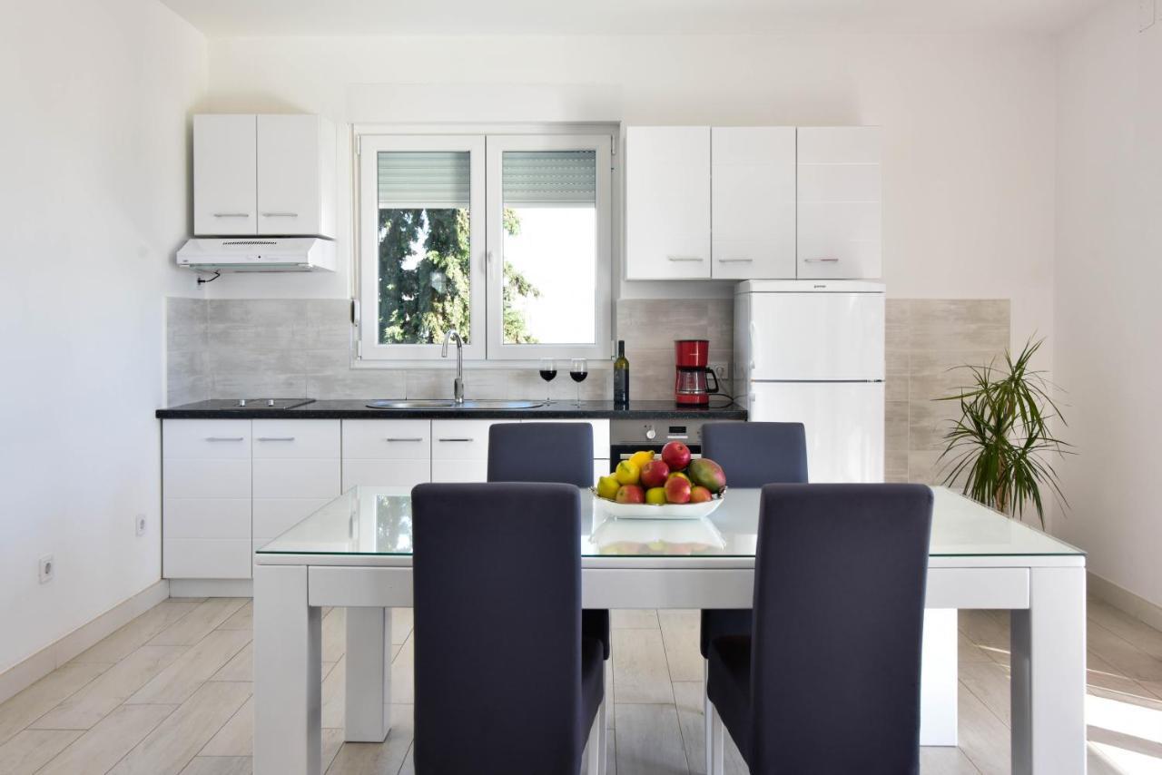 Apartment Deluxe Villa Carlotta ซาดาร์ ภายนอก รูปภาพ
