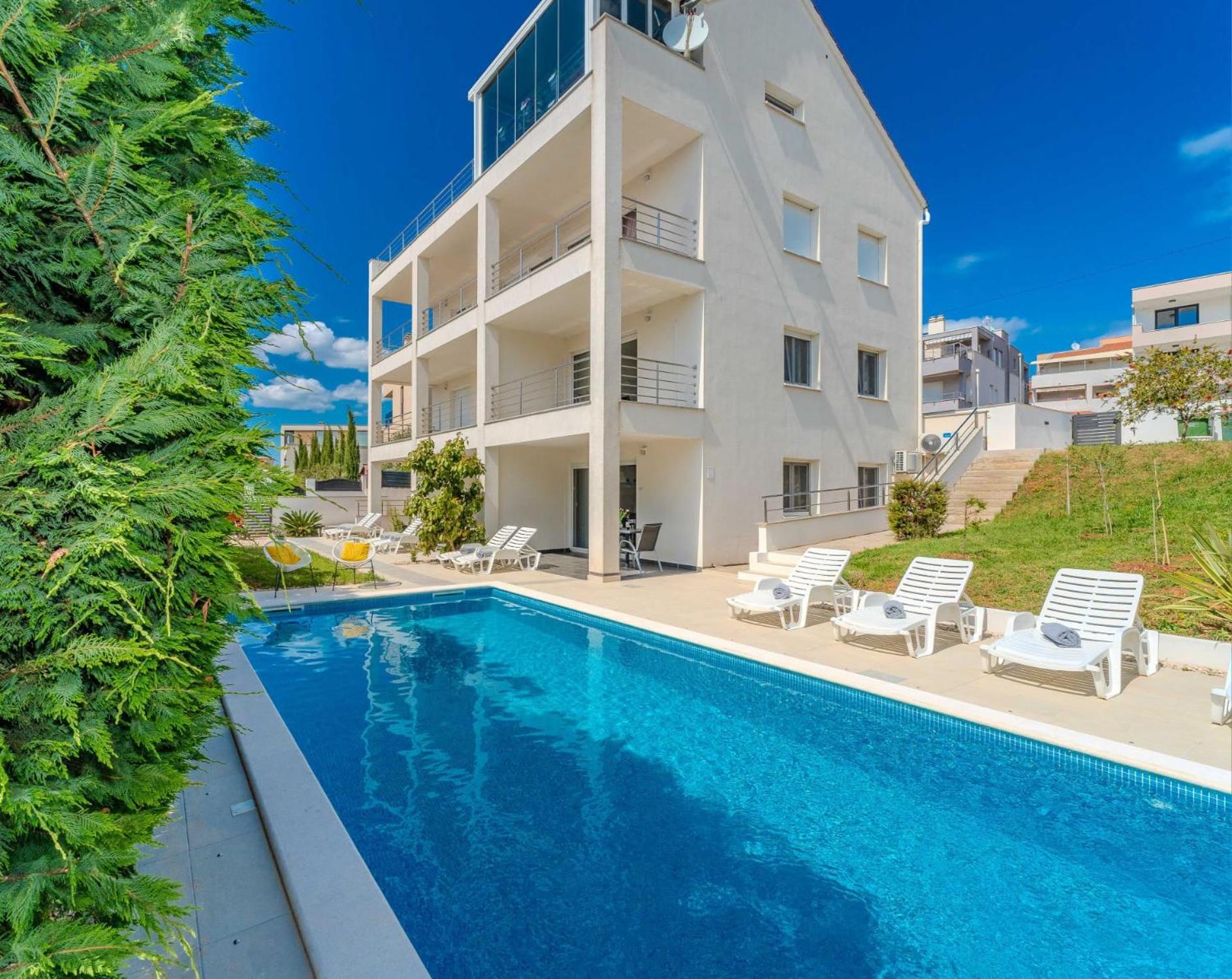 Apartment Deluxe Villa Carlotta ซาดาร์ ภายนอก รูปภาพ