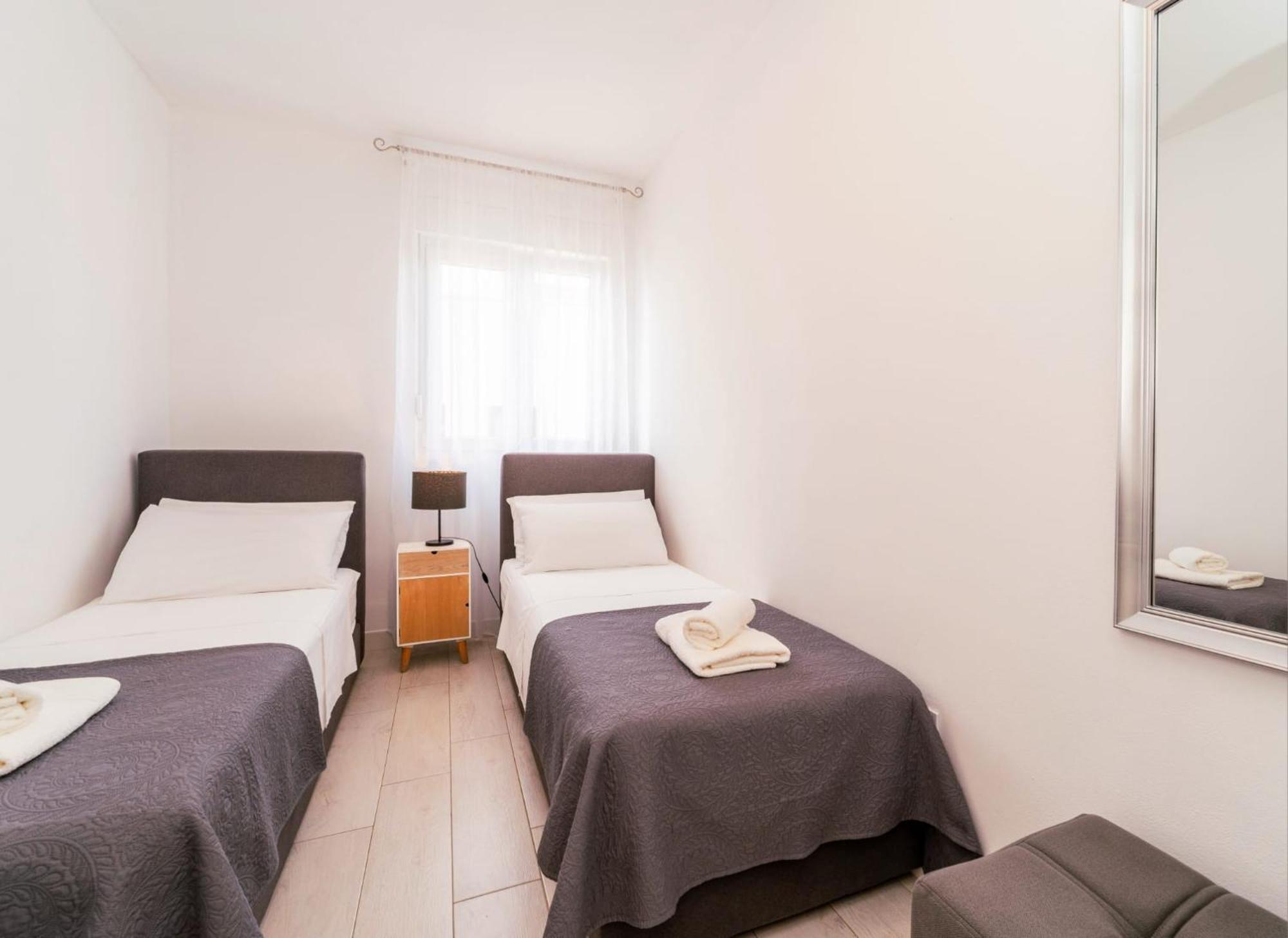 Apartment Deluxe Villa Carlotta ซาดาร์ ภายนอก รูปภาพ
